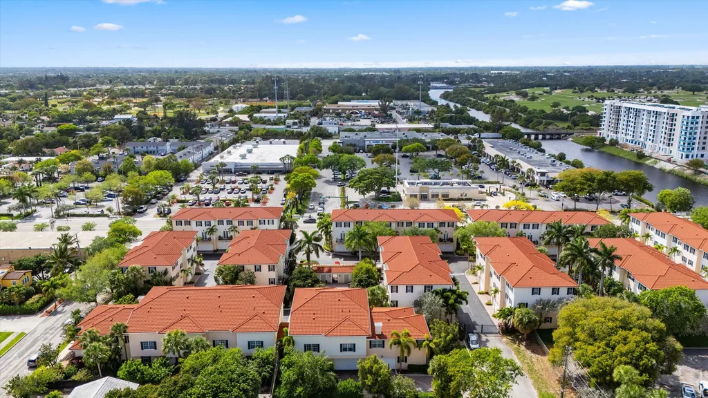 2502 N Dixie Highway Lake Worth Beach FL 33460