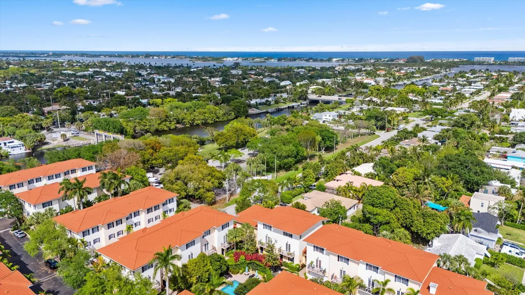 2502 N Dixie Highway Lake Worth Beach FL 33460