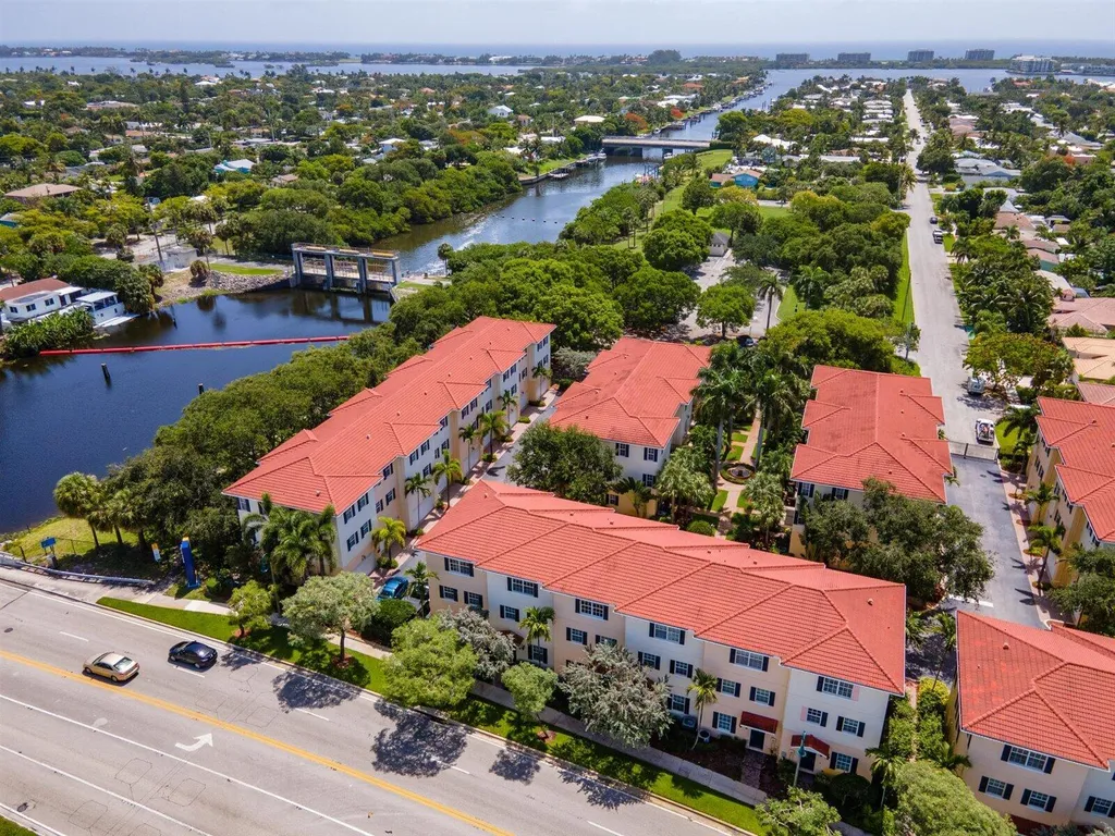 2502 N Dixie Highway Lake Worth Beach FL 33460