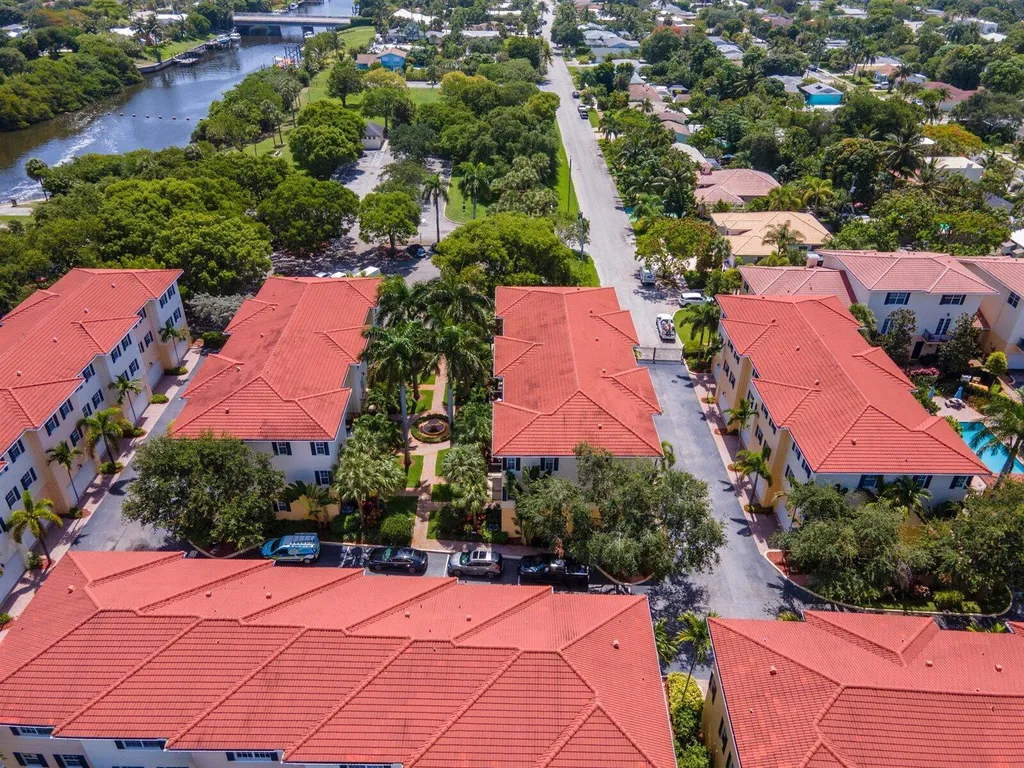 2502 N Dixie Highway Lake Worth Beach FL 33460