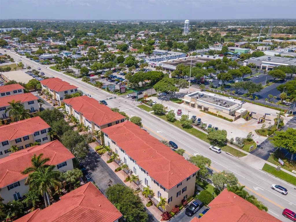 2502 N Dixie Highway Lake Worth Beach FL 33460