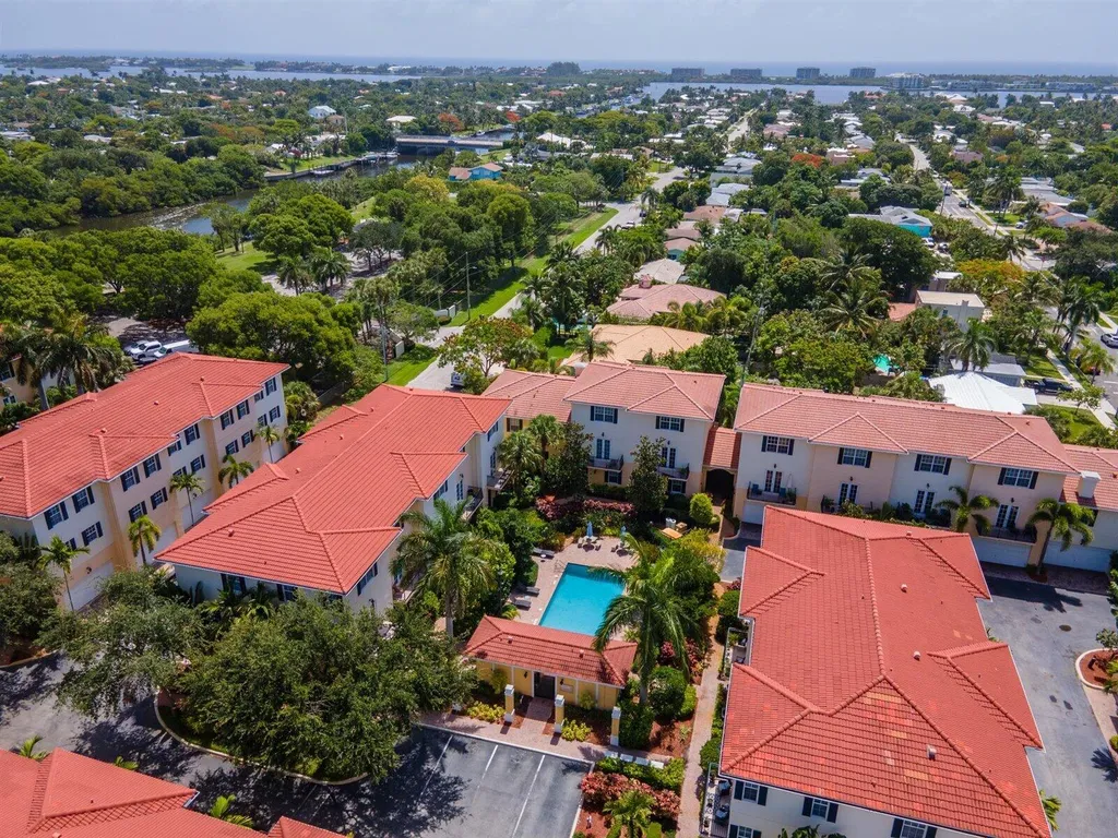 2502 N Dixie Highway Lake Worth Beach FL 33460