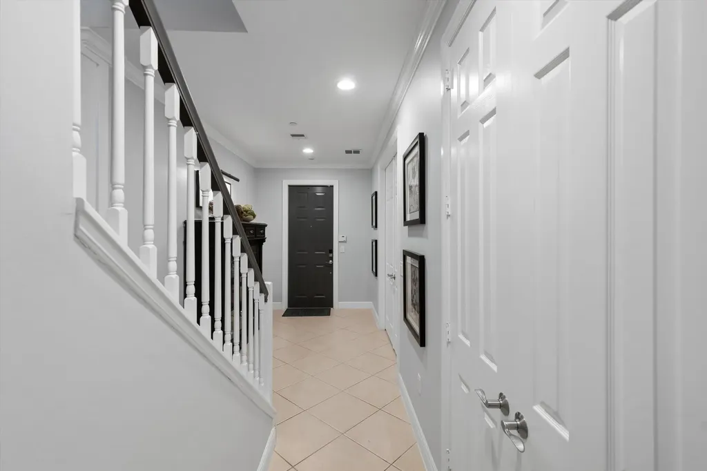 2502 N Dixie Highway Lake Worth Beach FL 33460