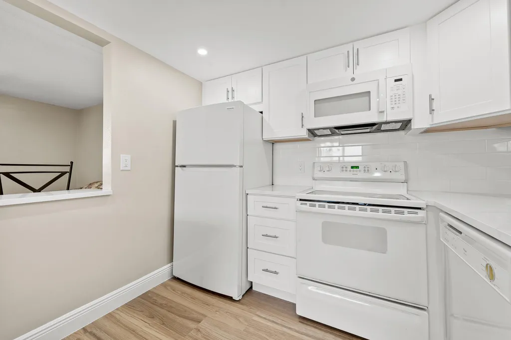 723 Flanders P Delray Beach FL 33484