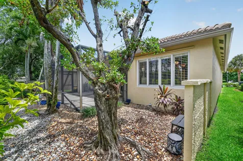 9575 Sandpiper Shores Way West Palm Beach FL 33411