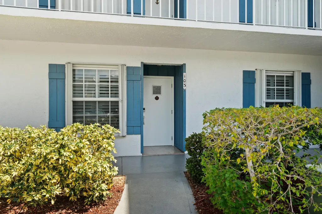 1864 SW Palm City Road Stuart FL 34994