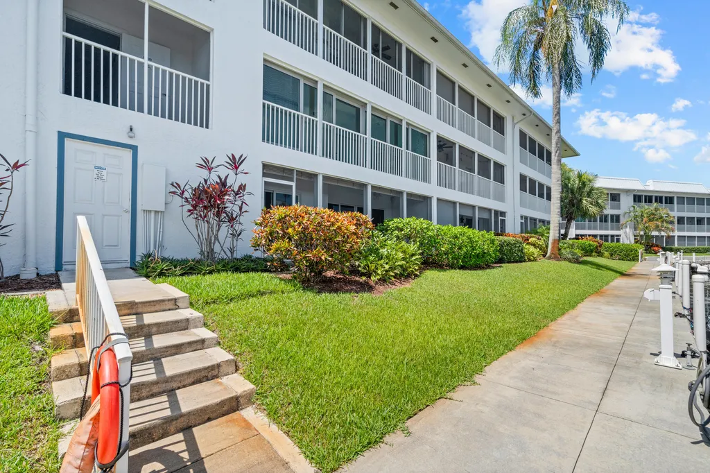1864 SW Palm City Road Stuart FL 34994
