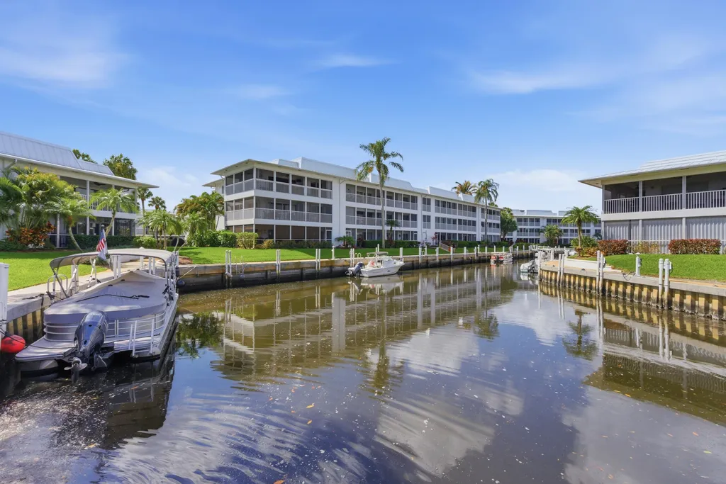 1864 SW Palm City Road Stuart FL 34994