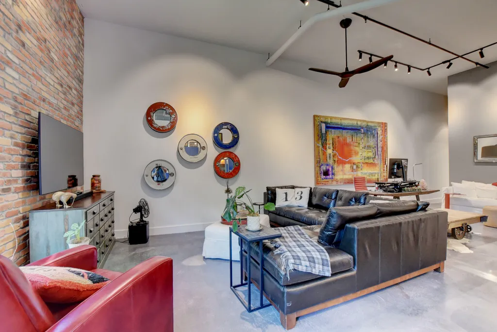 185 NE 4th Avenue Delray Beach FL 33483