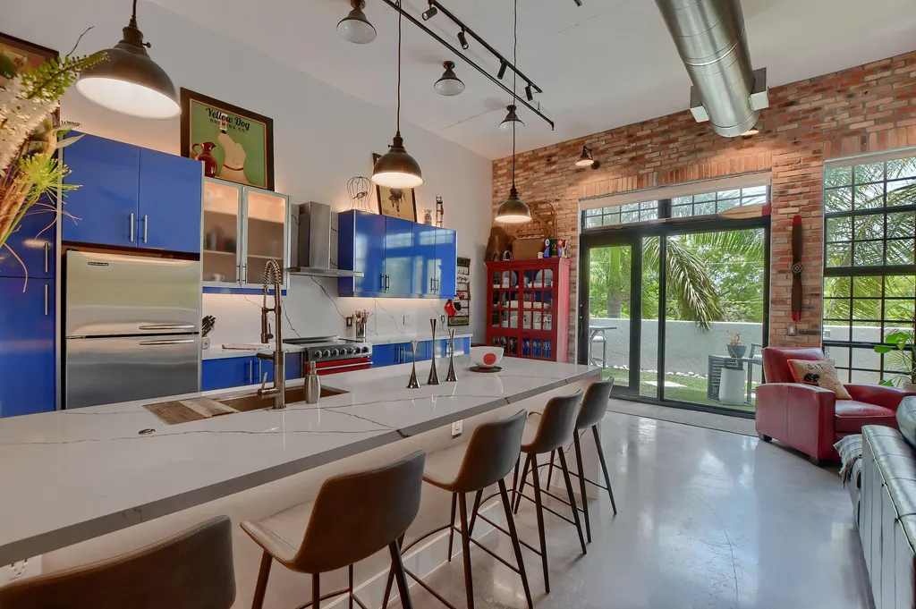 185 NE 4th Avenue Delray Beach FL 33483