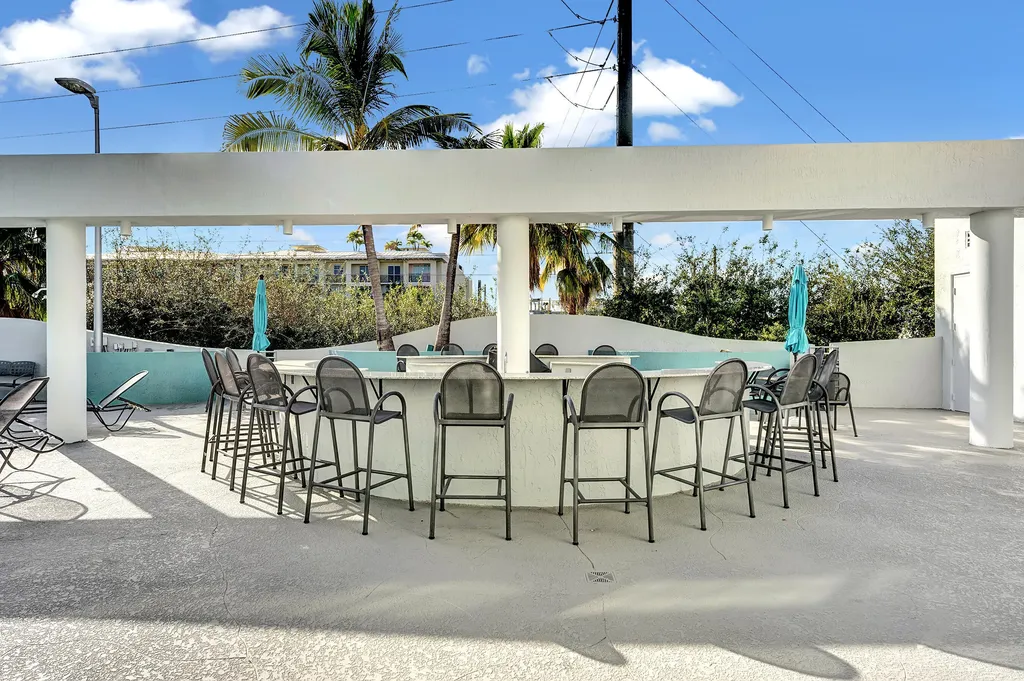 185 NE 4th Avenue Delray Beach FL 33483