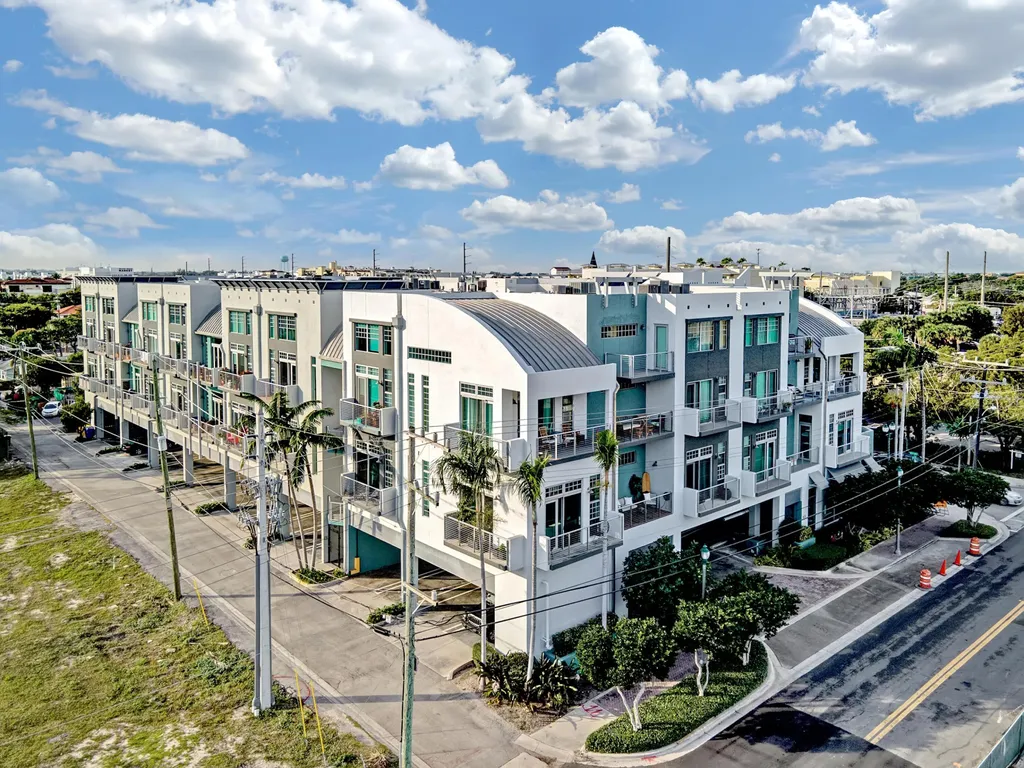 185 NE 4th Avenue Delray Beach FL 33483
