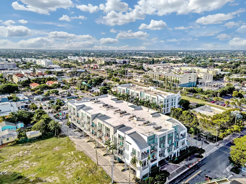 185 NE 4th Avenue Delray Beach FL 33483