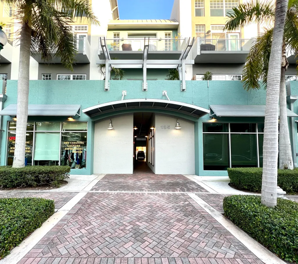 185 NE 4th Avenue Delray Beach FL 33483