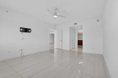 2650 Lake Shore Drive Riviera Beach FL 33404