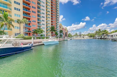 2650 Lake Shore Drive Riviera Beach FL 33404