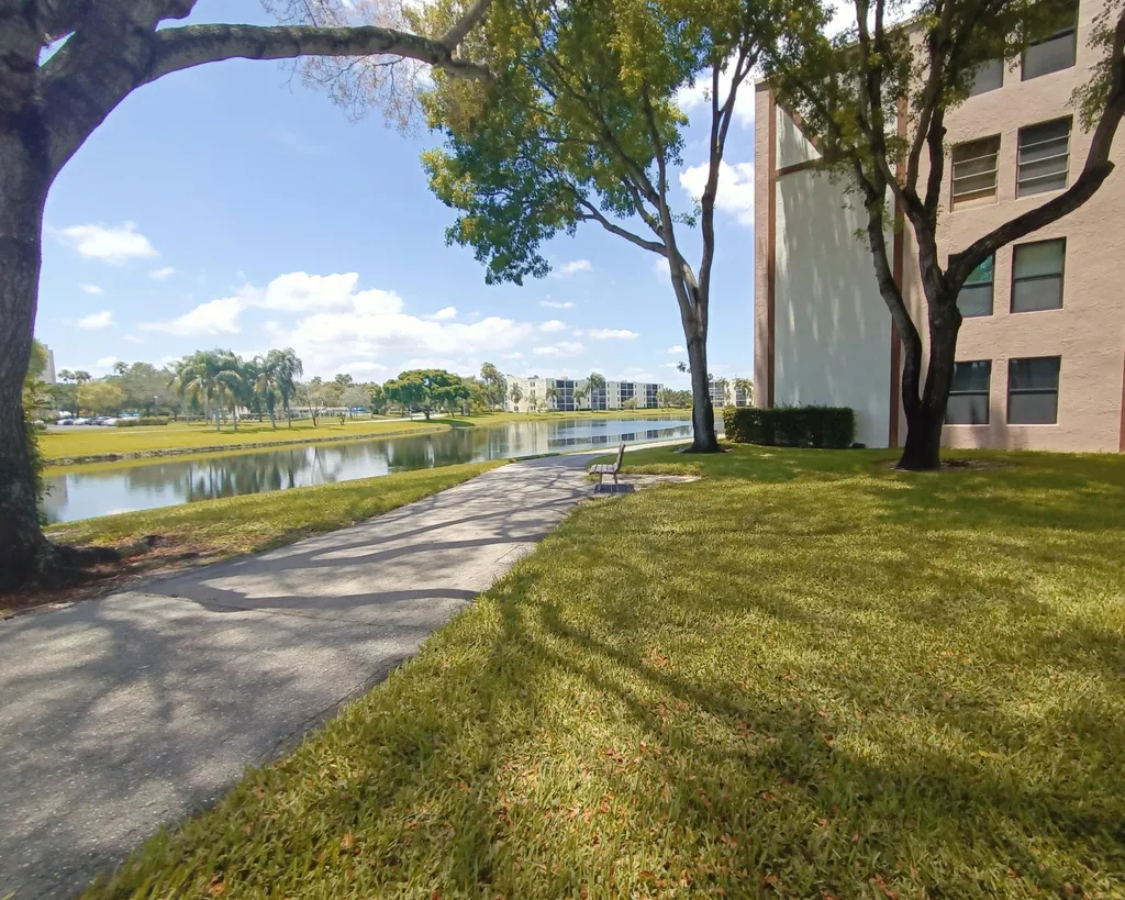 7320 Amberly Lane Delray Beach FL 33446