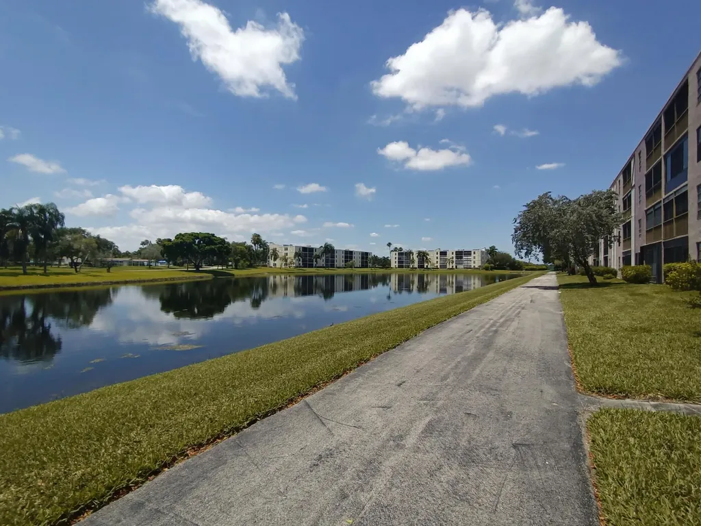 7320 Amberly Lane Delray Beach FL 33446