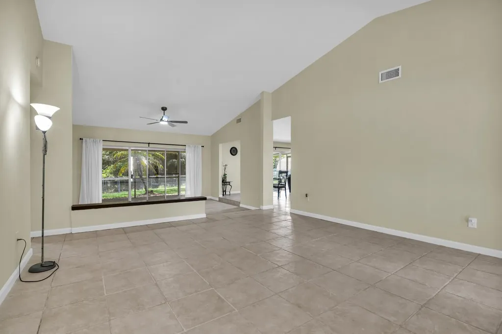 3930 NW 79th Way Davie FL 33024