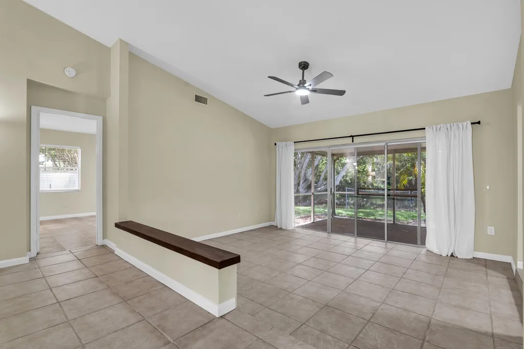 3930 NW 79th Way Davie FL 33024