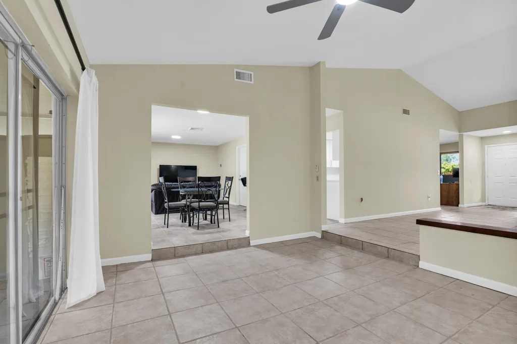 3930 NW 79th Way Davie FL 33024