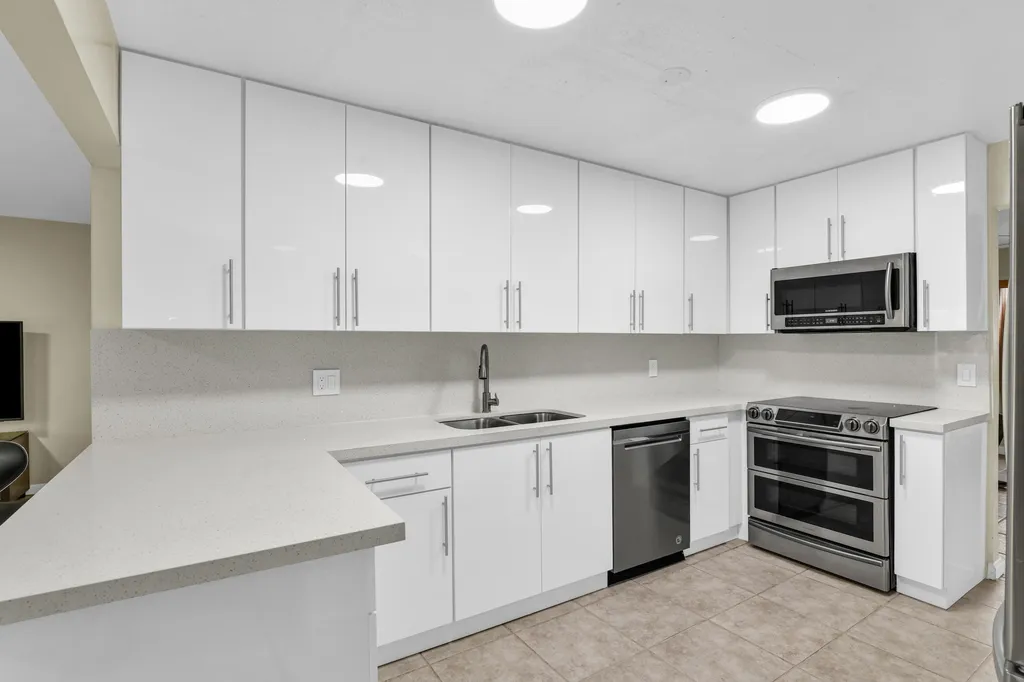 3930 NW 79th Way Davie FL 33024