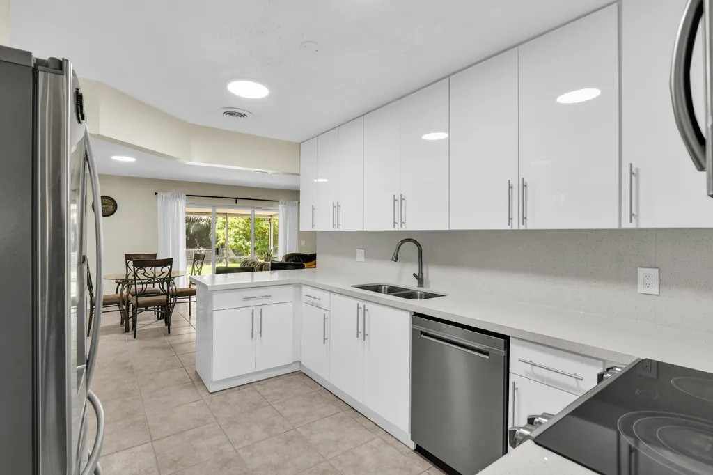 3930 NW 79th Way Davie FL 33024