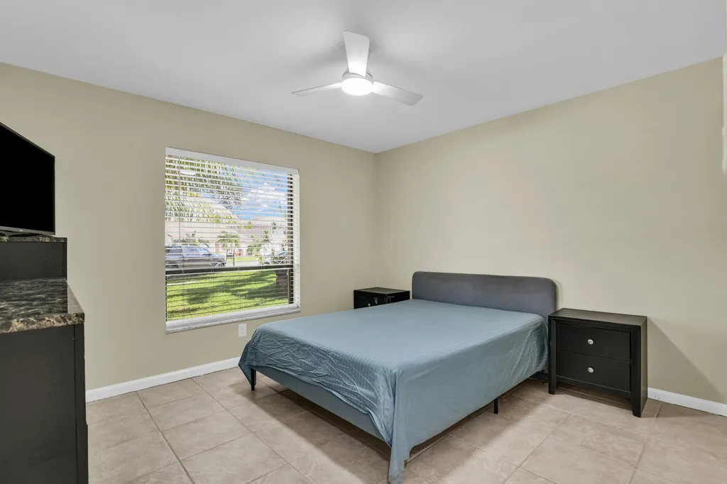3930 NW 79th Way Davie FL 33024