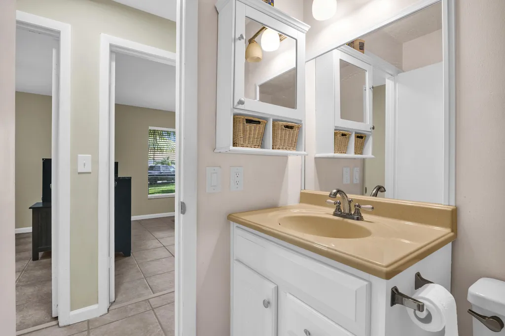 3930 NW 79th Way Davie FL 33024