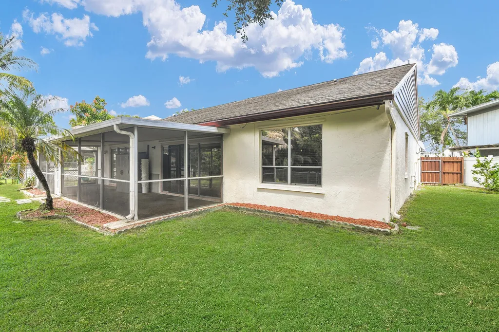 3930 NW 79th Way Davie FL 33024