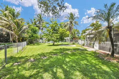 3930 NW 79th Way Davie FL 33024