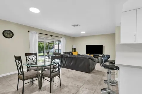 3930 NW 79th Way Davie FL 33024