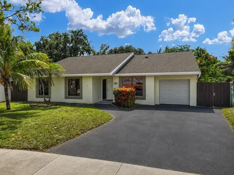 3930 NW 79th Way Davie FL 33024