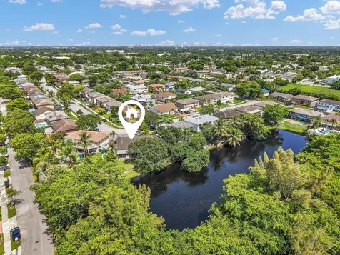 3930 NW 79th Way Davie FL 33024