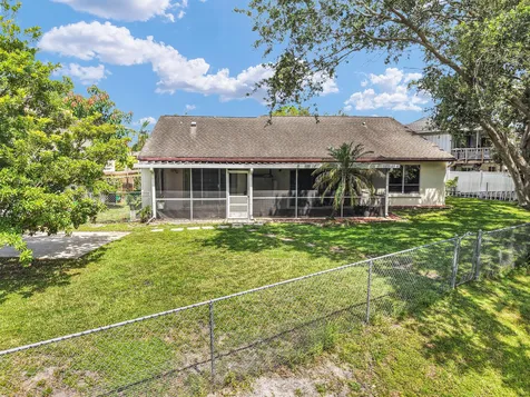 3930 NW 79th Way Davie FL 33024