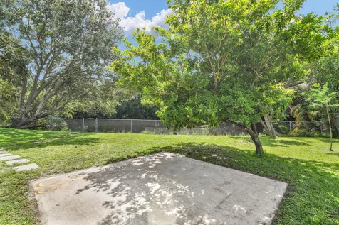 3930 NW 79th Way Davie FL 33024