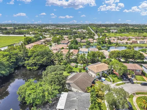 3930 NW 79th Way Davie FL 33024