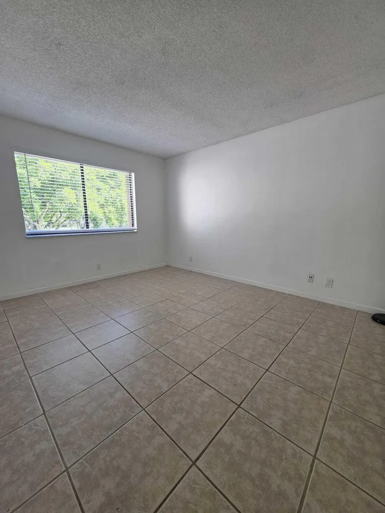 390 Racquet Club Road Weston FL 33326