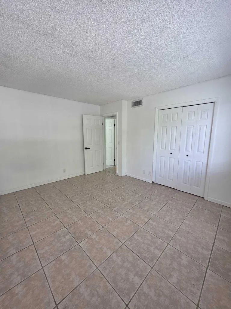 390 Racquet Club Road Weston FL 33326