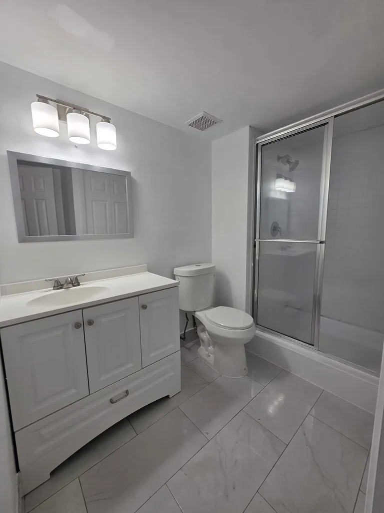 390 Racquet Club Road Weston FL 33326