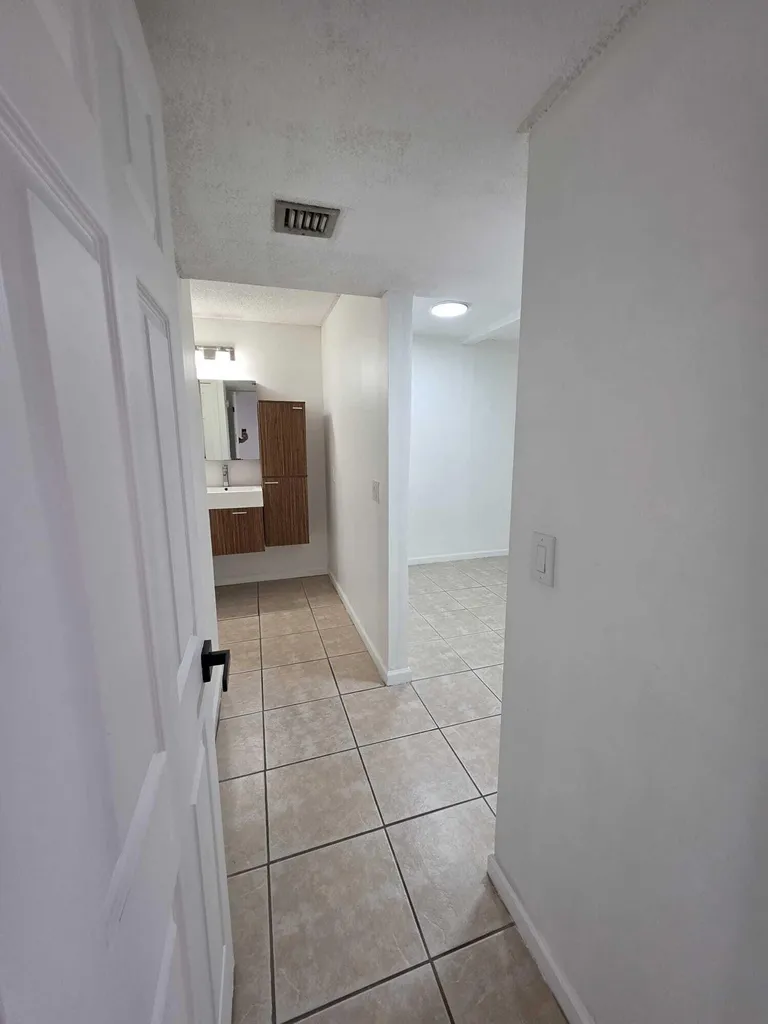 390 Racquet Club Road Weston FL 33326