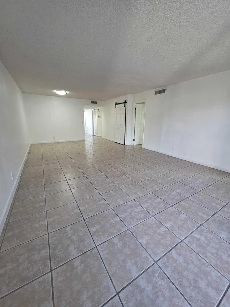 390 Racquet Club Road Weston FL 33326