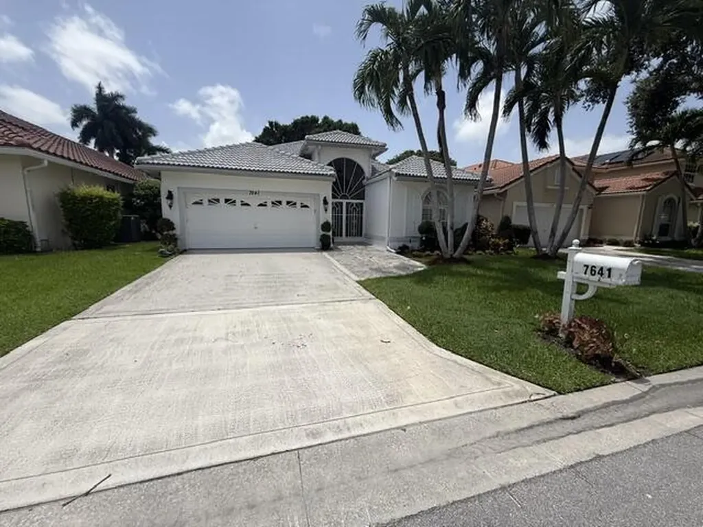7641 Santee Terrace Lake Worth FL 33467
