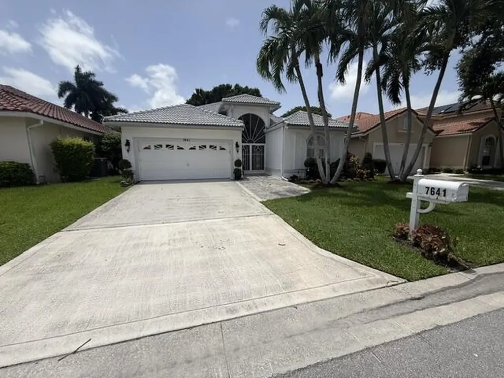 7641 Santee Terrace Lake Worth FL 33467