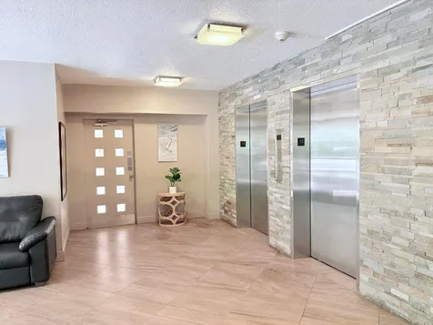 804 Cypress Grove Lane Pompano Beach FL 33069