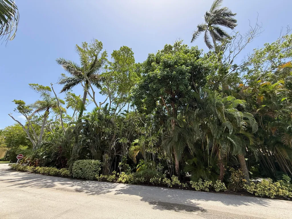 225 N Lakeshore Drive Hypoluxo FL 33462