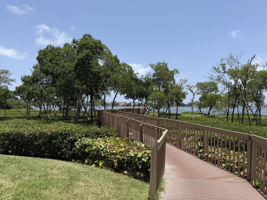 225 N Lakeshore Drive Hypoluxo FL 33462
