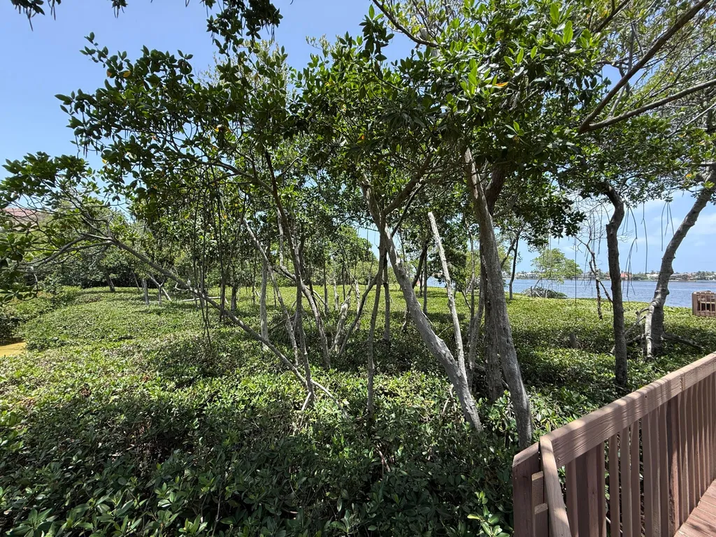 225 N Lakeshore Drive Hypoluxo FL 33462
