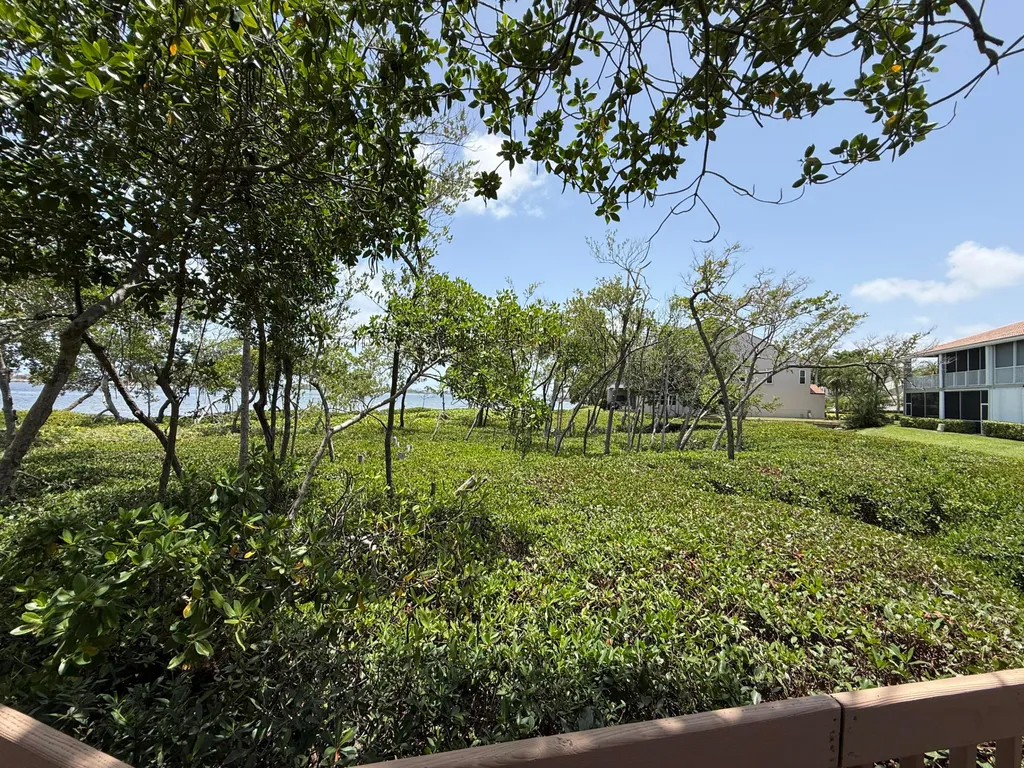 225 N Lakeshore Drive Hypoluxo FL 33462