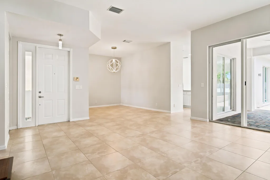 207 Isle Verde Way Palm Beach Gardens FL 33418